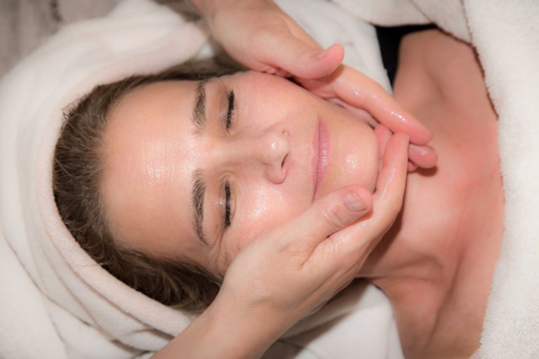 Why an Anti-Aging Facial is a Growing Trend